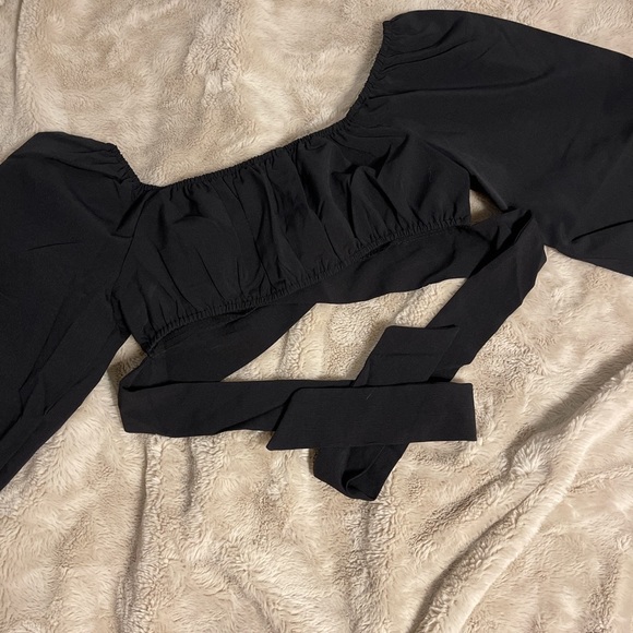 Long sleeve black crop top - Picture 2 of 3